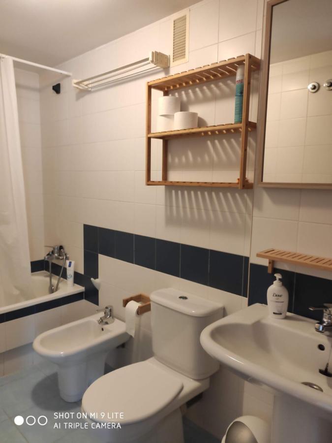 Luminoso Y Acogedor Apartamento En La Playa Oleiros Eksteriør billede